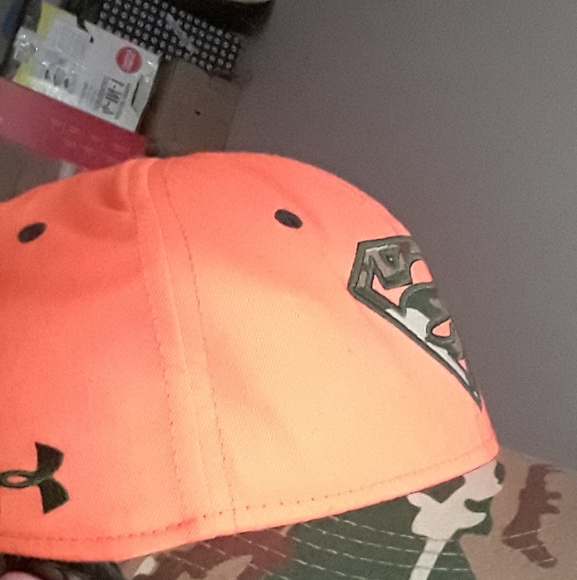 Superman DC Comics/Underarmour Fitted Hat - Picture 4 of 15